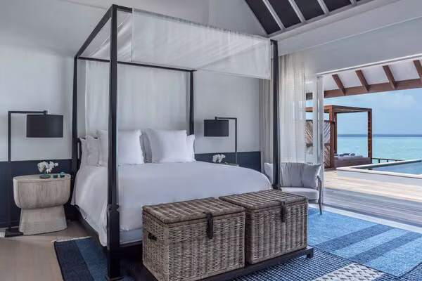 Four Seasons Landaa Giraavaru